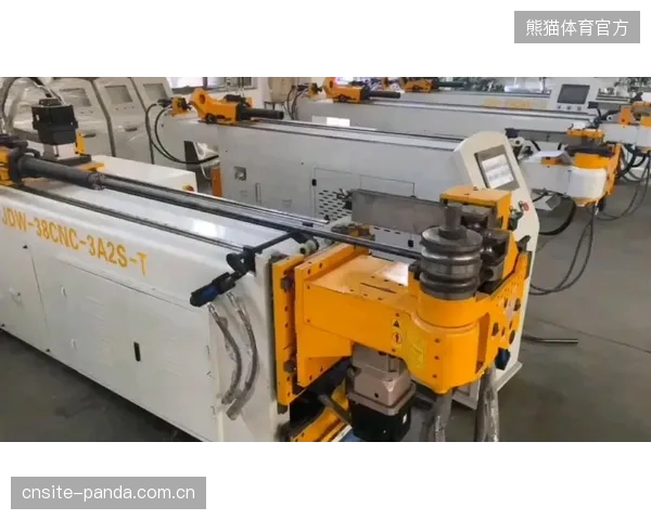引进了先进的多轴伺服纠偏系统，却无专业团队维护，正成为许多体育场馆“重建轻养”顽疾的新表现